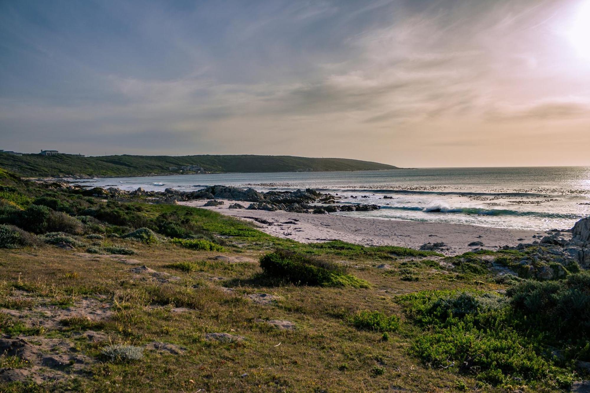 Villa Solar-powered Oceanview Retreat- 131 Cormorant Gansbaai